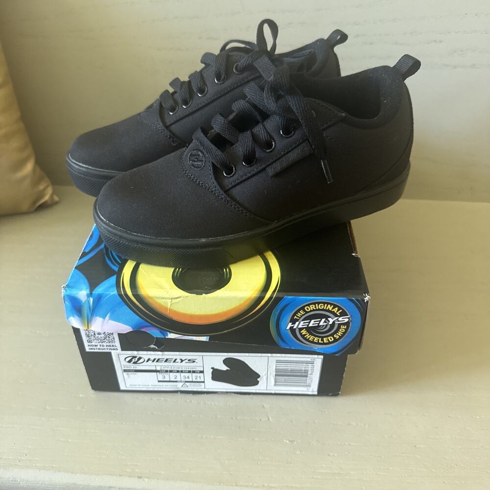 Kids Youth Heelys All Black Size 3 Youth Pro 20